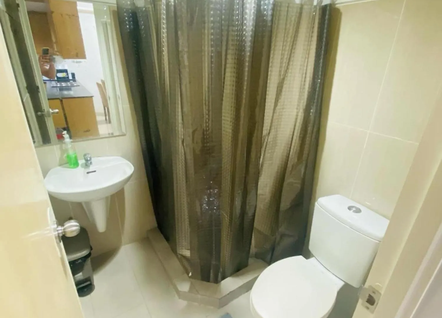 Apartment 4Kys Staycation Manila